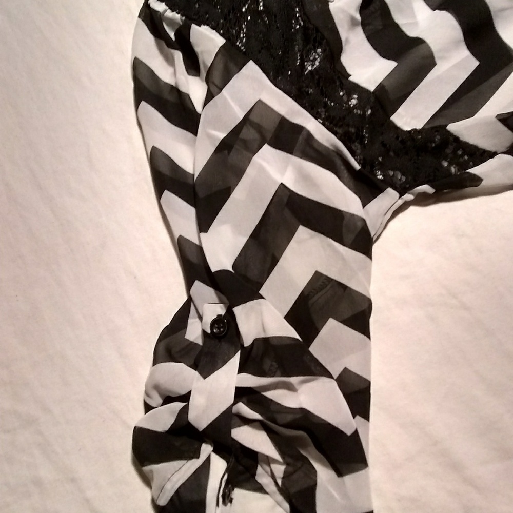 Blouse - Picture 3 of 4